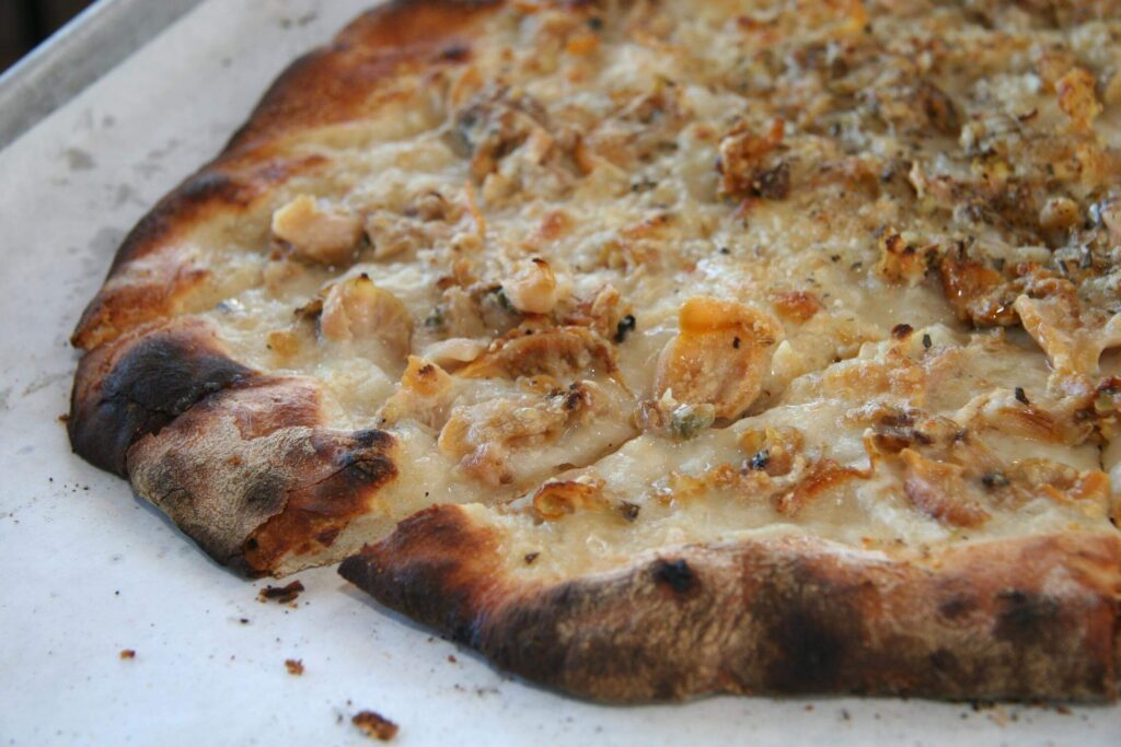 pepes-white-clam-pizza